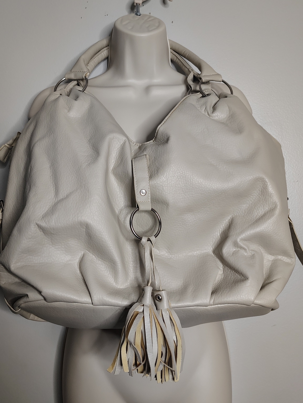 Women’s Large Cream Slouch Shoulder Bag Zip Double Handles Tassel Ring Silver